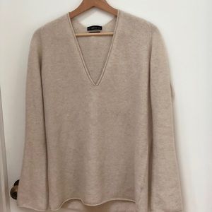 100% Cashmere sweater